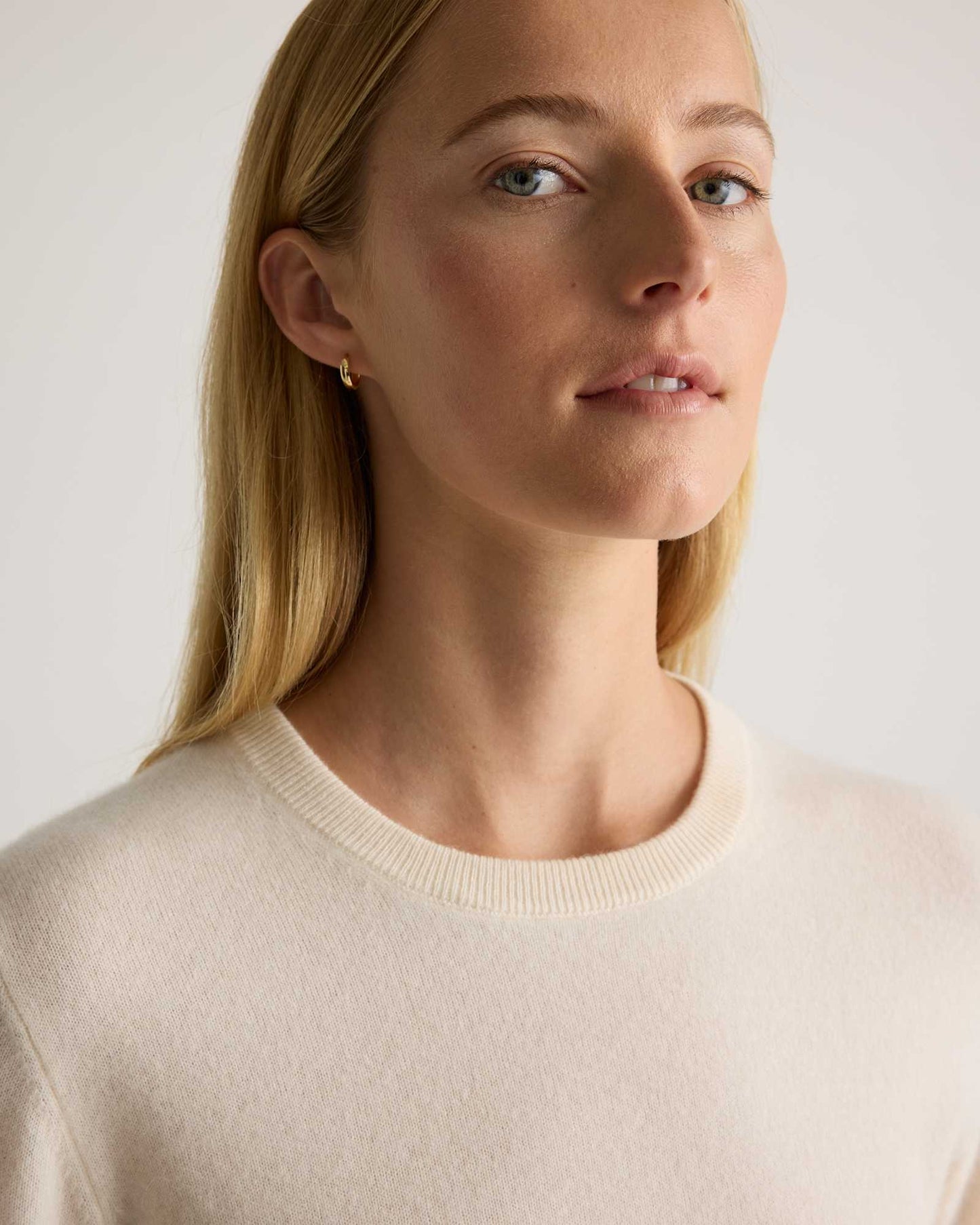 Basic soft long-sleeved sweater