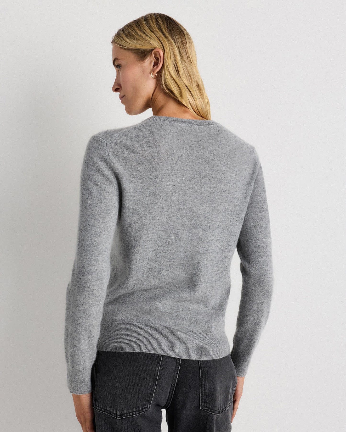 Basic soft long-sleeved sweater