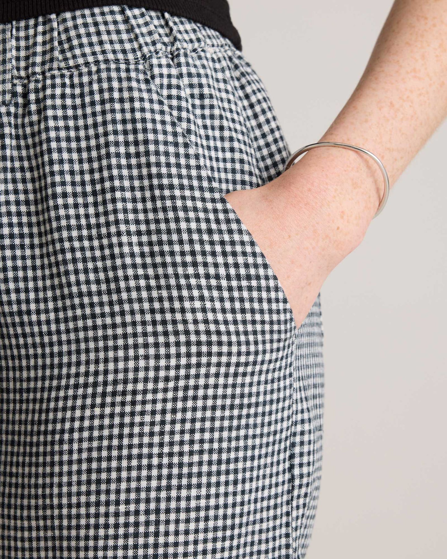 High-waisted loose linen pants