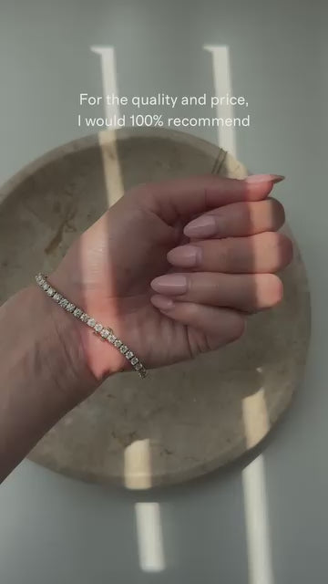Simple tennis bracelet